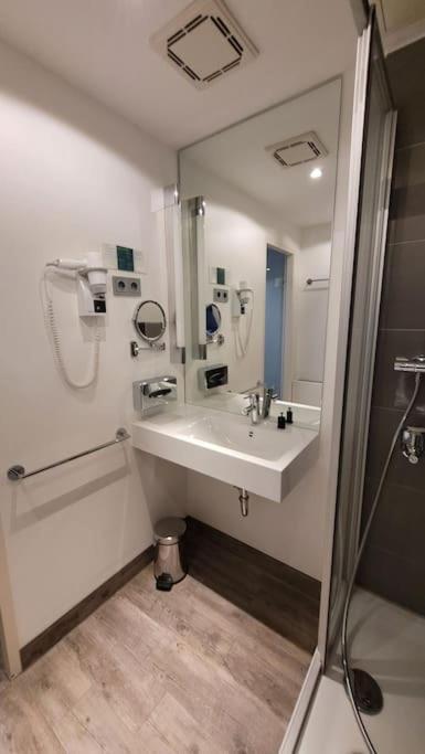 Nice Apartment In Modern Center Of Duesseldorf Εξωτερικό φωτογραφία